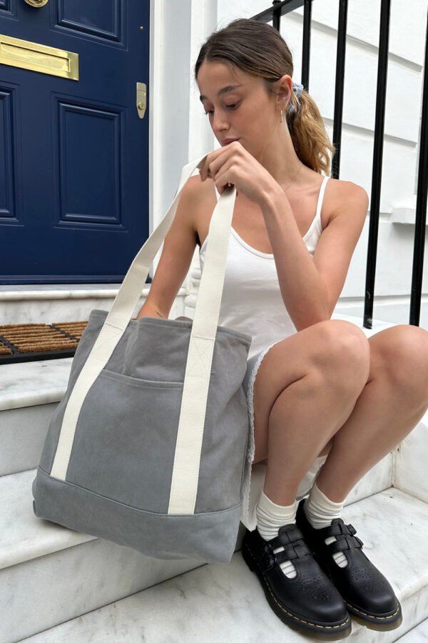 MRRB003-YR17SZ1120000-1 Large Tote Bag
