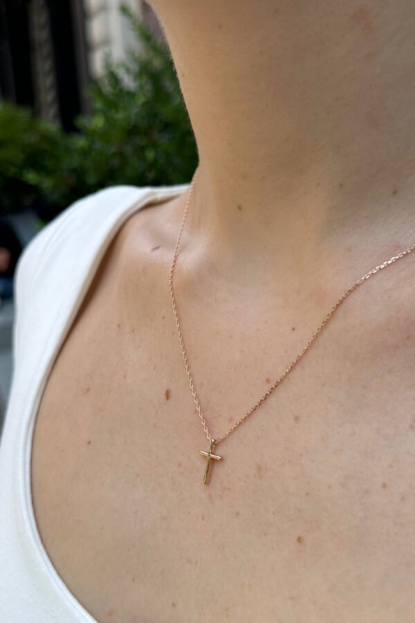 MU316F06000888-01 Mini Cross Necklace
