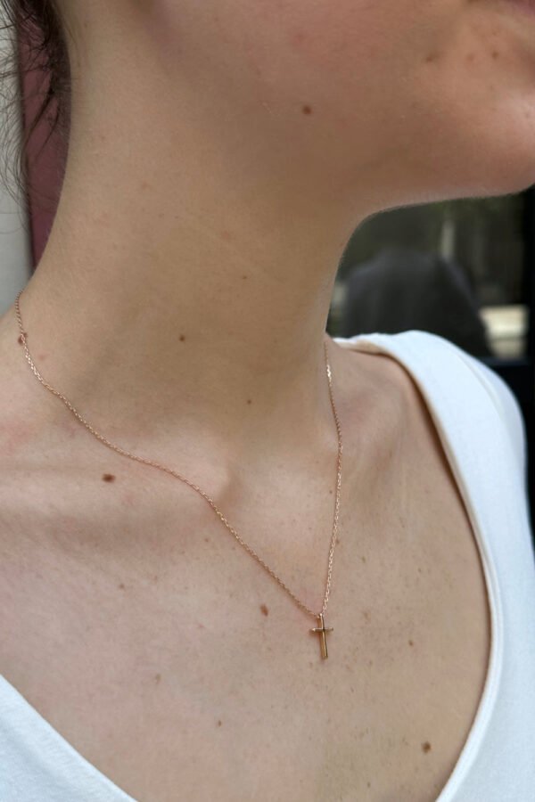 MU316F06000888-02 Mini Cross Necklace