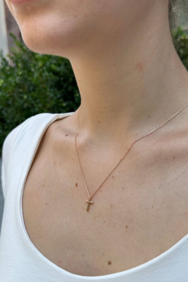MU316F06000888-03 Mini Cross Necklace