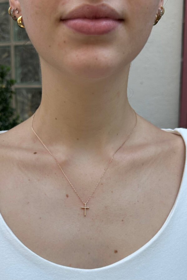 MU316F06000888-04 Mini Cross Necklace