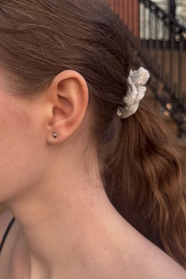 MU554E02200888-03 Heart Earrings