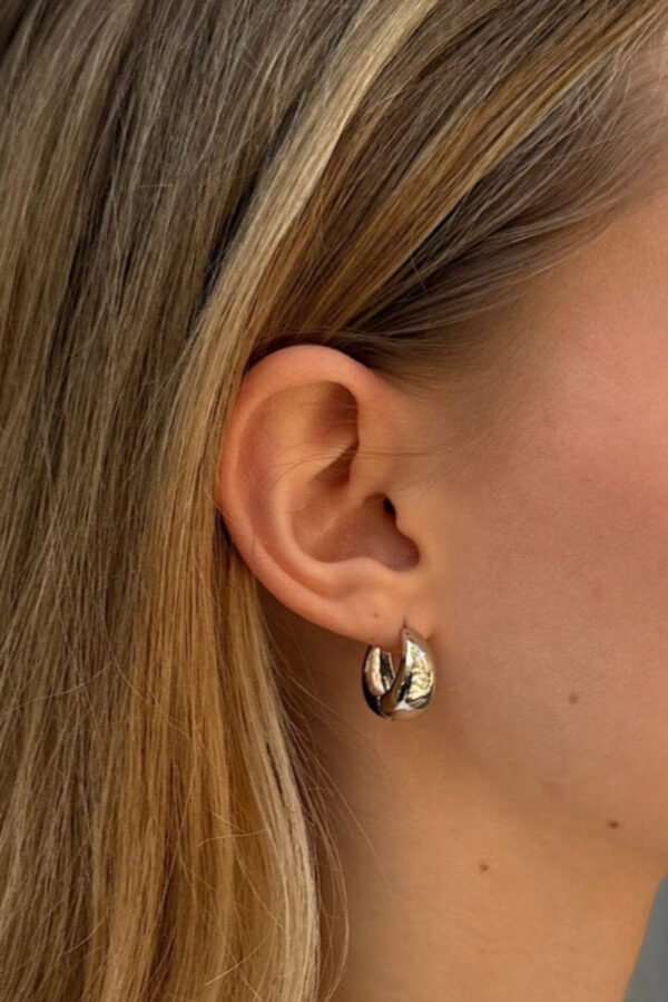 MU567E02200888-022_4c32fe42-724e-450e-ba97-e84e009e74a7 Hoop Earrings