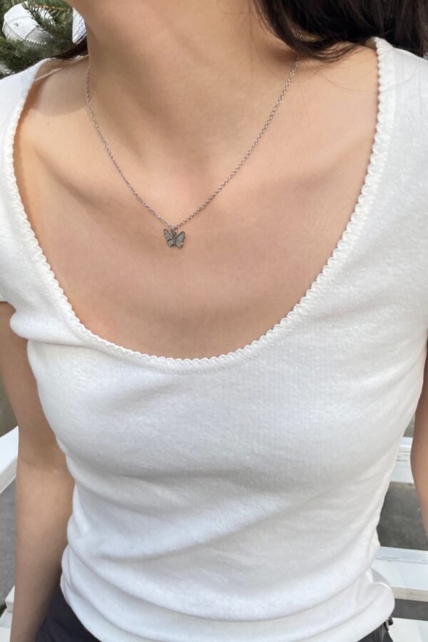 mq074b-z166s1620000_3_1_1 Lesley Scalloped Trim Top
