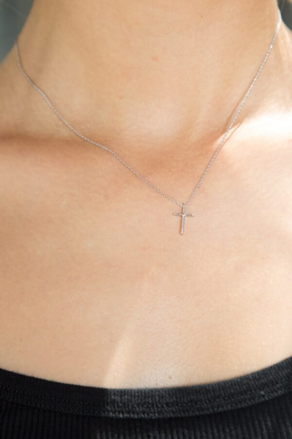 mu316f02200888_1 Mini Cross Necklace