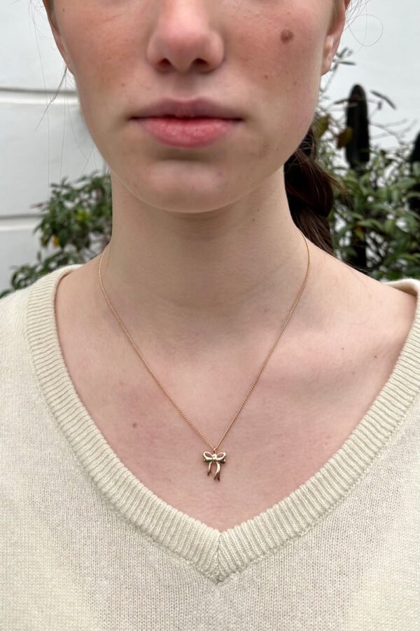 Bow Necklace