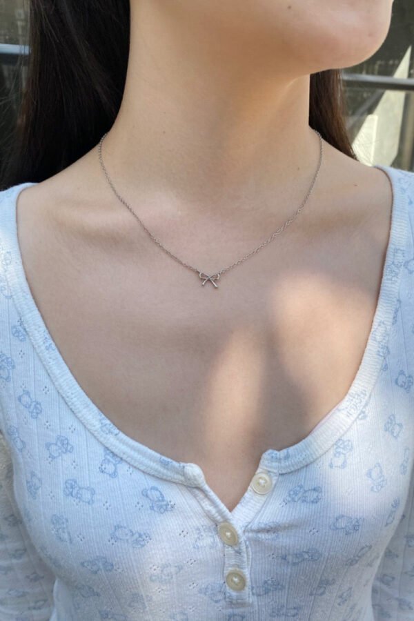 Bow Necklace
