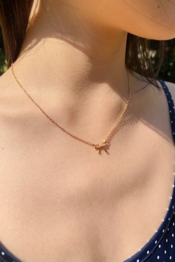 Bow Necklace